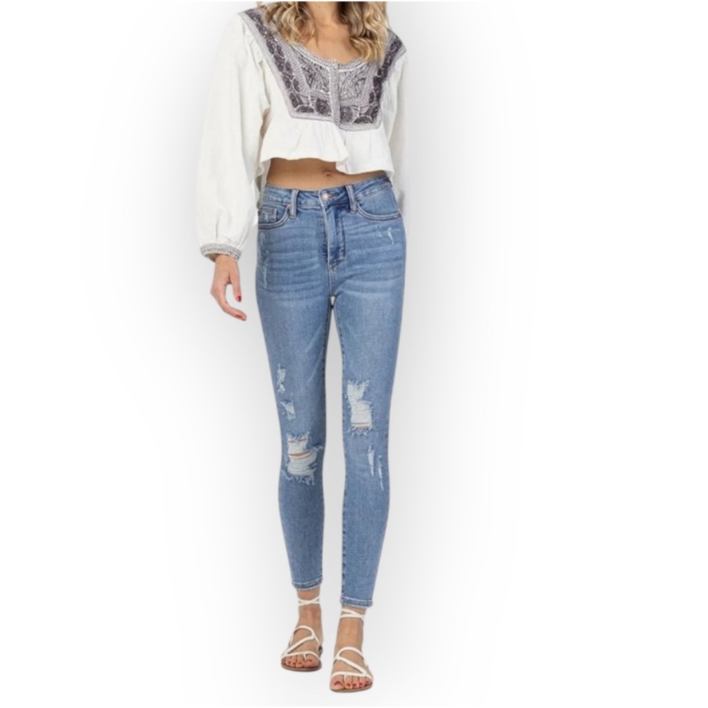 Judy Blue Light Blue Skinny Jeans